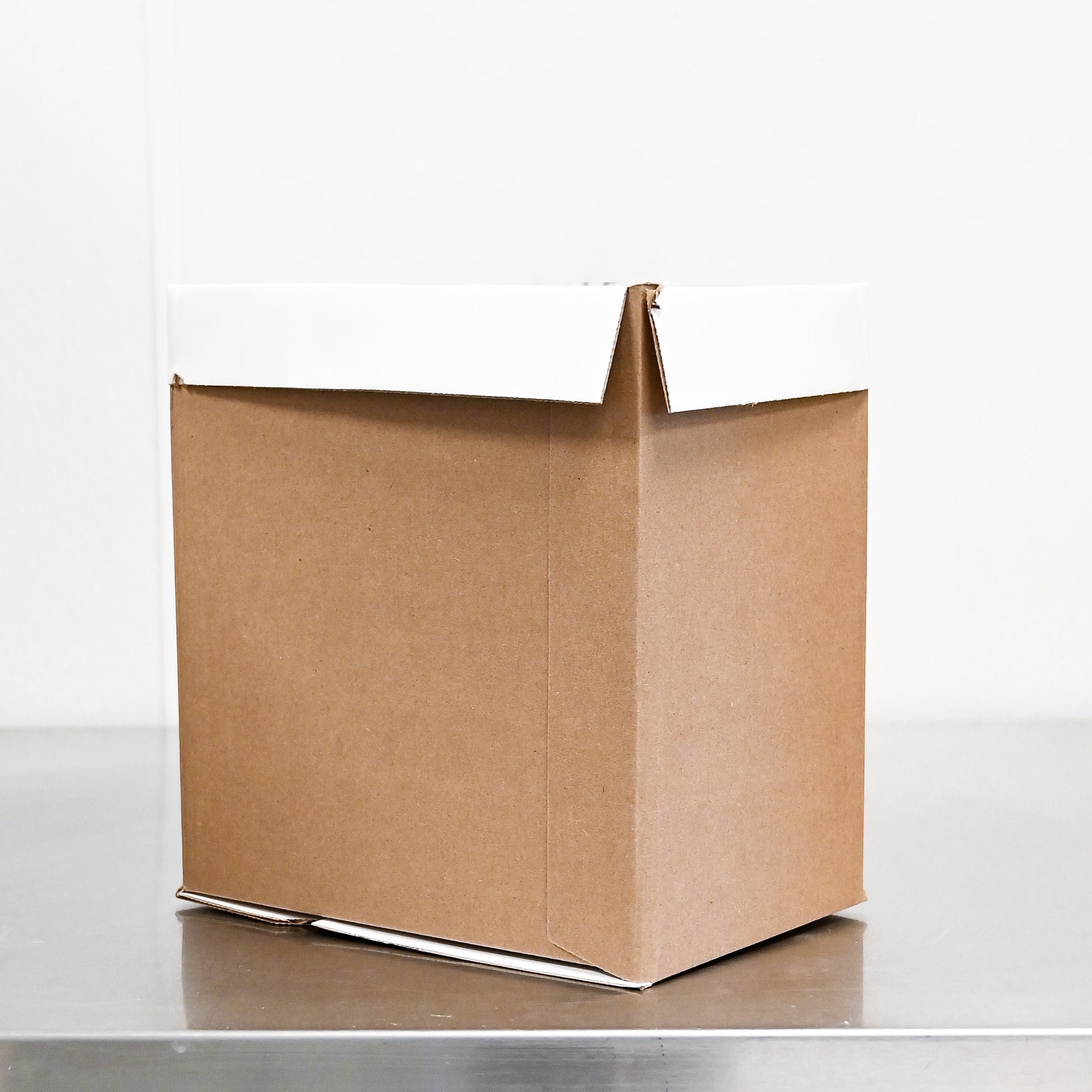 RAPAMAR is a specialized corrugated ice cream box manufacturer that offers custom-designed bulk ice cream containers for both retail and wholesale customers. With a low minimum order quantity, quick shipping, affordability, and reliability, we pride ourselves on delivering exceptional service and quality cardboard ice cream containers at an affordable price.