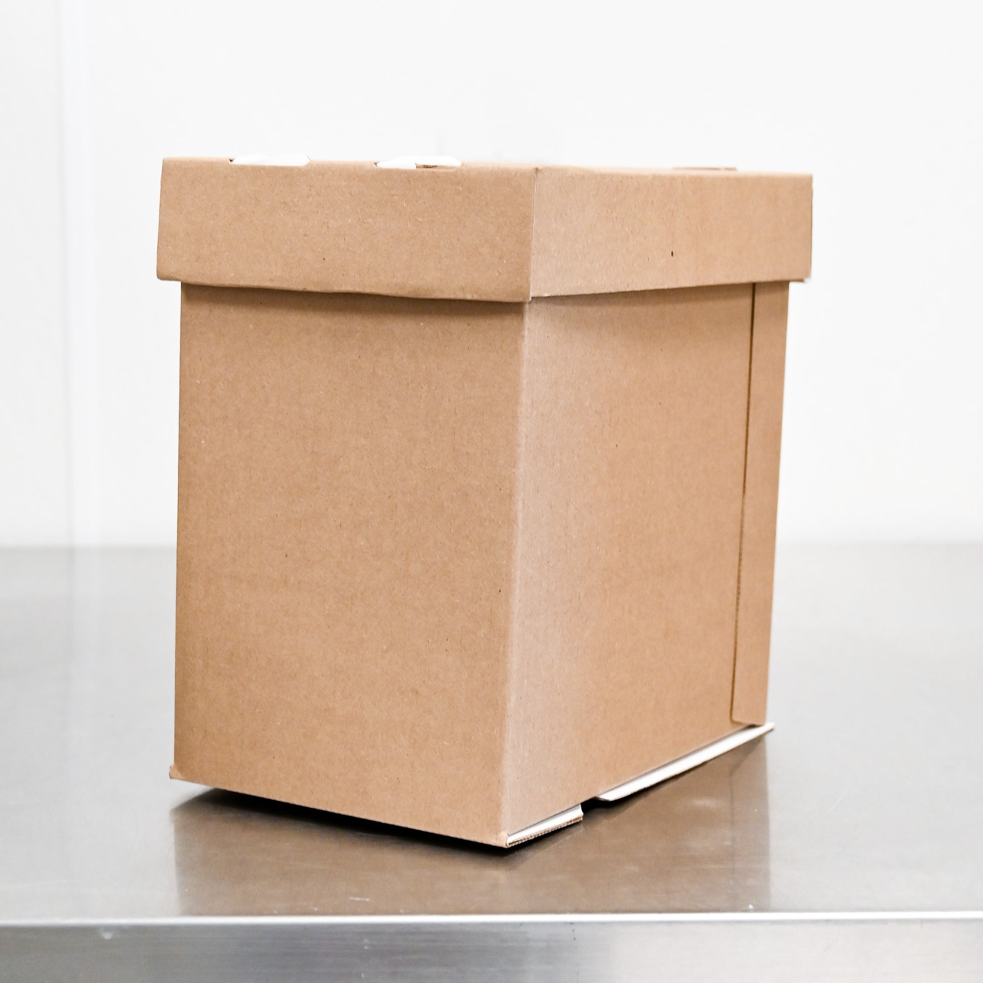 RAPAMAR is a specialized corrugated ice cream box manufacturer that offers custom-designed bulk ice cream containers for both retail and wholesale customers. With a low minimum order quantity, quick shipping, affordability, and reliability, we pride ourselves on delivering exceptional service and quality cardboard ice cream containers at an affordable price.