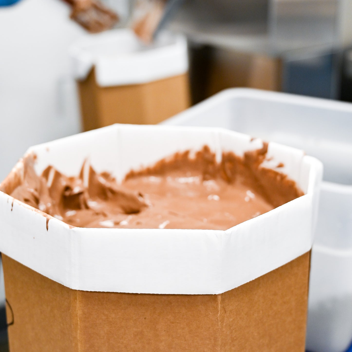 RAPAMAR is a specialized corrugated ice cream box manufacturer that offers custom-designed bulk ice cream containers for both retail and wholesale customers. With a low minimum order quantity, quick shipping, affordability, and reliability, we pride ourselves on delivering exceptional service and quality cardboard ice cream containers at an affordable price.